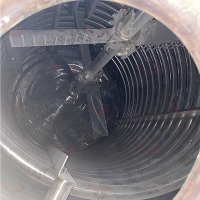 reactor with jacket and internal pipe coil reactor