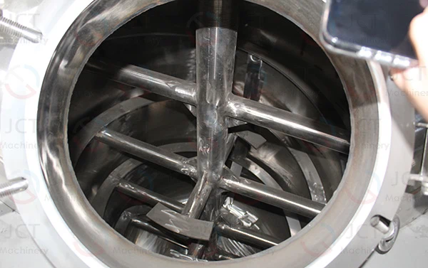 ribbon-agitator reactor for bulk hot melt glue production
